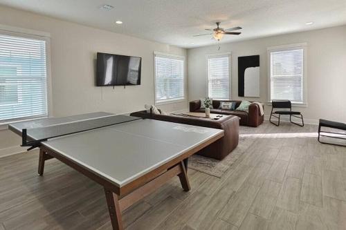 Beach Retreat Complex w Pool - Sleeps 25 Beach Retreat Complex w Pool - Sleeps 25