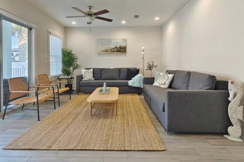 Beach Retreat Complex w Pool - Sleeps 25 Beach Retreat Complex w Pool - Sleeps 25