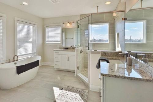 Beach Retreat Complex w Pool - Sleeps 25 Beach Retreat Complex w Pool - Sleeps 25