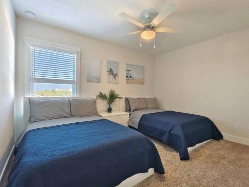 Beach Retreat Complex w Pool - Sleeps 25 Beach Retreat Complex w Pool - Sleeps 25