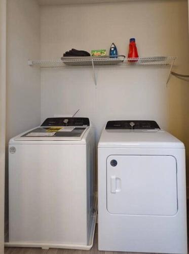 Beach Retreat Complex w Pool - Sleeps 25 Beach Retreat Complex w Pool - Sleeps 25