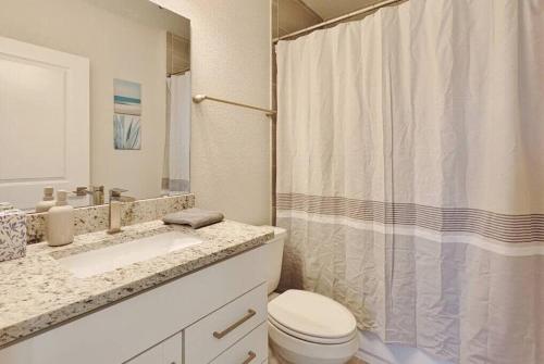 Beach Retreat Complex w Pool - Sleeps 25 Beach Retreat Complex w Pool - Sleeps 25