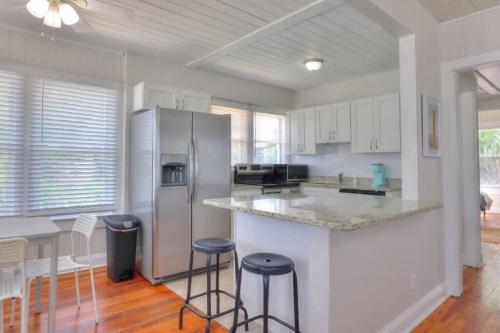 Beach Retreat Complex w Pool - Sleeps 25 Beach Retreat Complex w Pool - Sleeps 25