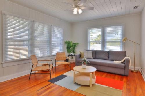 Beach Retreat Complex w Pool - Sleeps 25 Beach Retreat Complex w Pool - Sleeps 25