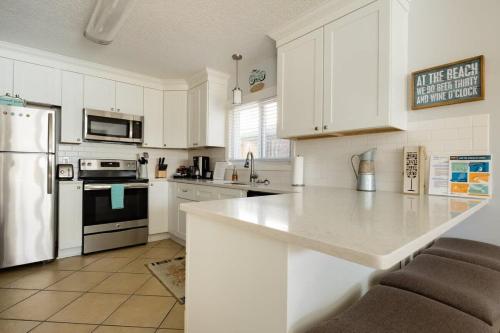 TIDES BEACH PARADISE best served patch of beach in Jacksonville Beach, USA