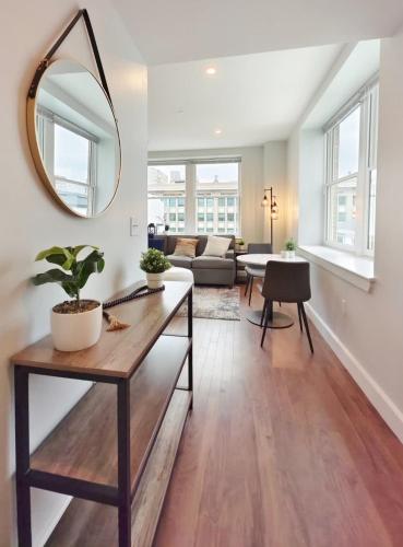 Fun Cozy Apts - 1 25 Mile Walk to TIAA Bnk Fld near Prime F. Osborn Convention Center