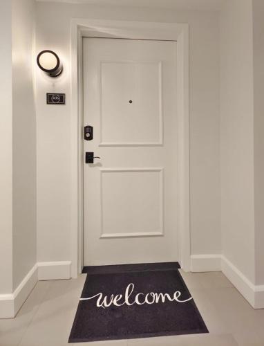 Fun Cozy Apts - 1 25 Mile Walk to TIAA Bnk Fld near Prime F. Osborn Convention Center