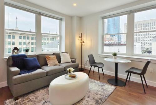 Fun Cozy Apts - 1 25 Mile Walk to TIAA Bnk Fld near Prime F. Osborn Convention Center