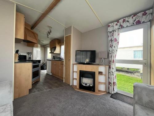 Two bedroom Caravan with Sea Views, Warden Springs Eastchurch