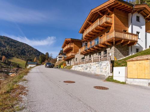 Modern Chalet in M hlbach am Hochk nig near Ski Area