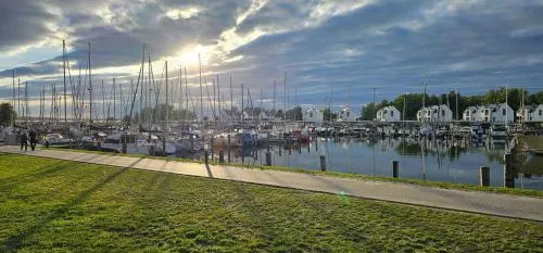 Mobilheim Marine Glück im Yachthafen Peenemünde in Peenemünde, Deutschland