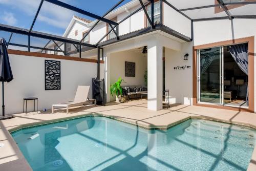 4802 LL Dream Getaway Luxury Townhome w Pool in Kissimmee, USA