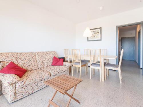 Apartamento Sant Pere Pescador, 2 dormitorios, 5 personas - ES-89-81