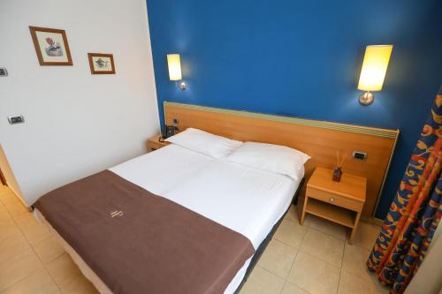 1 twin bed