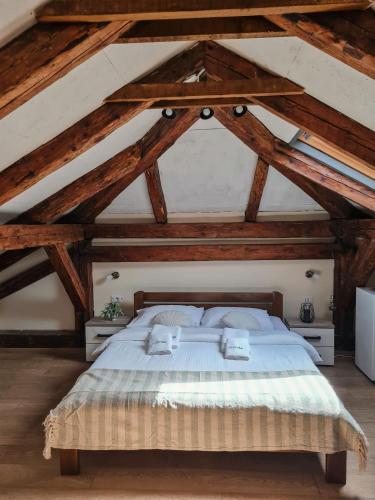 Double Room image 10