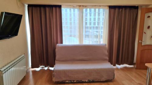 1 queen bed, 1 sofa bed