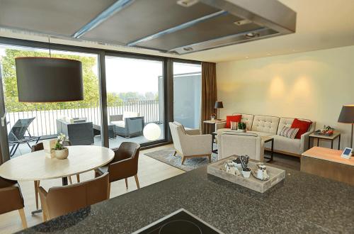 FAVORITE Parkhotel - image 2