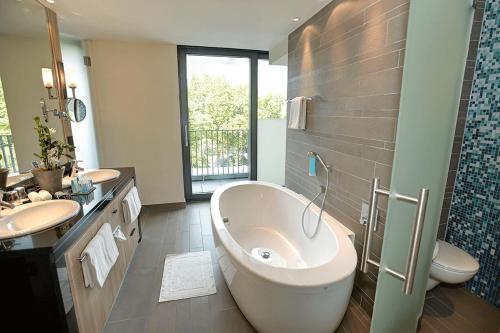 FAVORITE Parkhotel - image 5