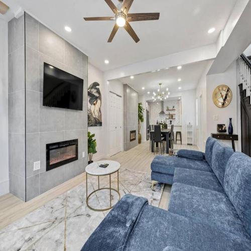 HUGE 4BR - Game Room - Fireplace in Pittsburgh, USA
