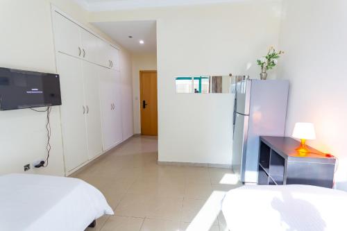 Masters and Double Rooms For Girls ONLY in Marina, Dubai, Дубай (фото 5)