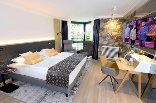 FAVORITE Parkhotel - image 10