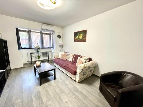 One-Bedroom Apartment image 7