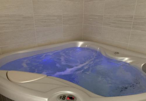 Séjour Romantique Jacuzzi intérieur Privé