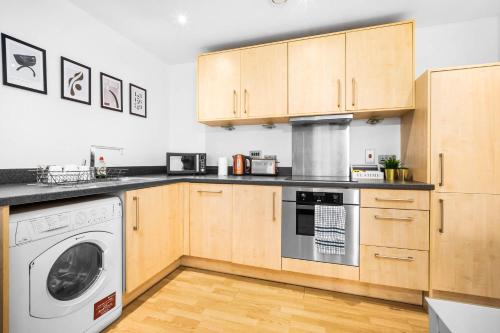Beautiful City Centre - 1 Bedroom Apt with Secure Parking - Top Rated - 85CC, Birmingham (fotografie 4)
