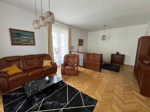Apartamento Ecléctico Budapest - Tap to explore photos