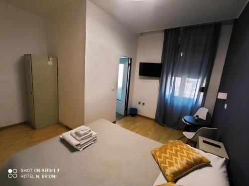 Double Room image 8