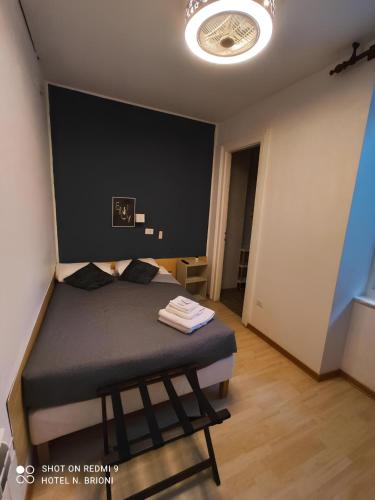 Double Room image 3