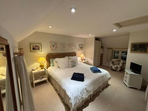 Spacious 4 bed family home near coast in North Creake