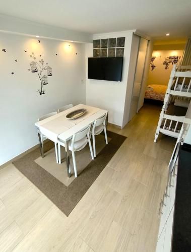 The Sun House in วิลา ฟรองโค เดอ ซีลา