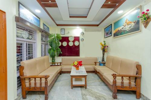 Lobby, OYO 811 Hotel New Pokhara Palace in Sundhara
