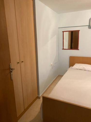 Mani Spot II Mani Spot II