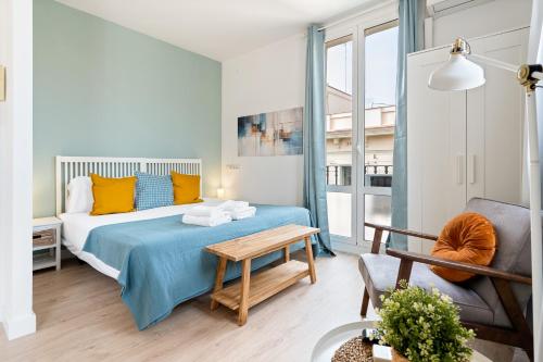 Lodging Apartments Beach Studio 41, Барселона