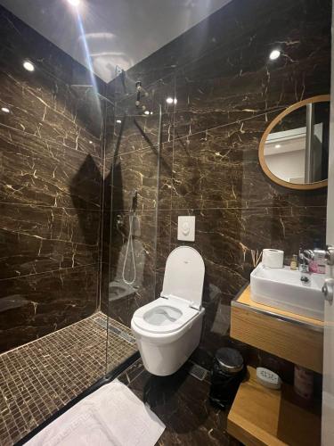 Urban Room 5, Тирана (фото 6)