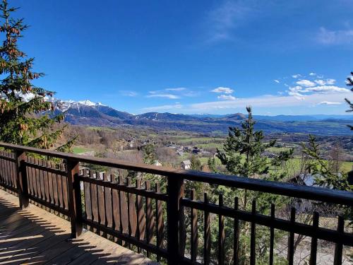 Chalet 5 personnes, proche ski et rando, balcon sud, TV, lave-linge - FR-1-393-165 in แซ็ง-มิเชล-เดอ-แชยอล