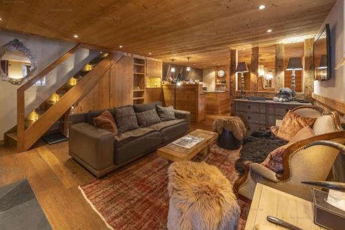 Apartment with Mountain View