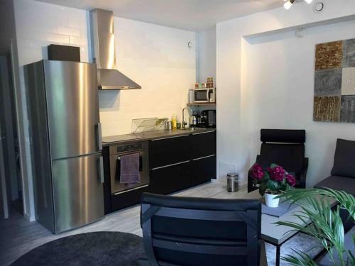 Eget hus i Tyreso Trollbacken, kanoter ingar. in Tyresö