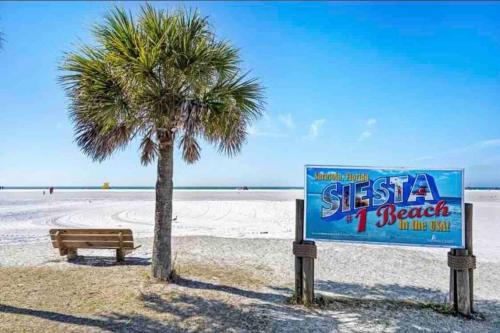 #1 Beach Siesta Key Village w heated pool & arcade