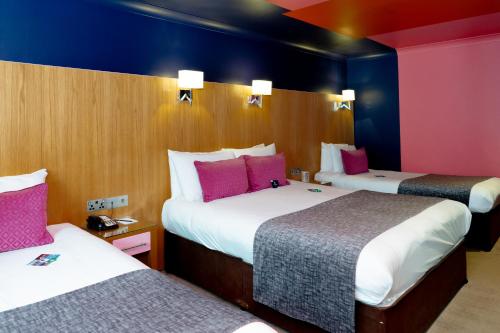 Skeffington Arms Hotel - image 8