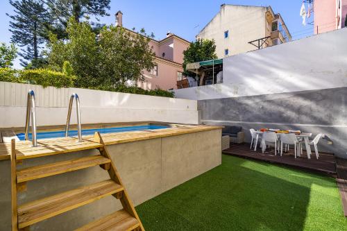 บริการและสิ่งอำนวยความสะดวก, WHome Suburban Serenity Family Home with Pool in อัลเกส