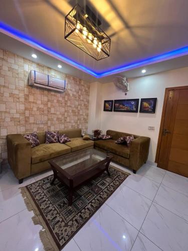 Beautiful Low Budget Apartment - image 7