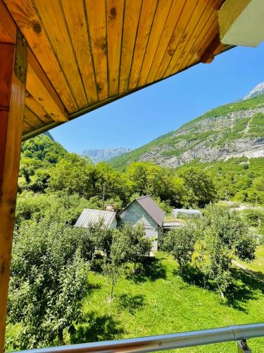 Mountain Oasis - Chambre d'hôtes - Valbonë