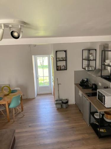 virtuve, The blue lotus gite and spa in Le Langon