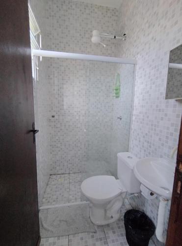 Triple Room with Private Bathroom image 4