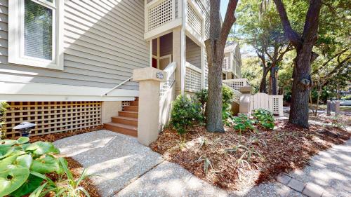 7645 Huntington Villa - image 3