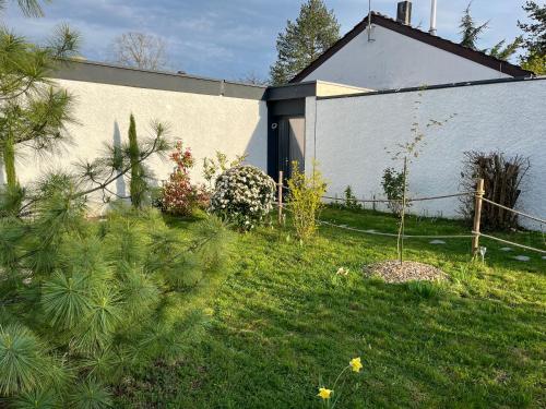 Les pins de Talant , au calme en rez de jardin - Location saisonnière - Talant