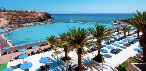  Garden view apartment in Las Galletas in Arona